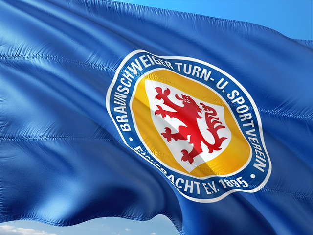 背后是通过 背后是通过